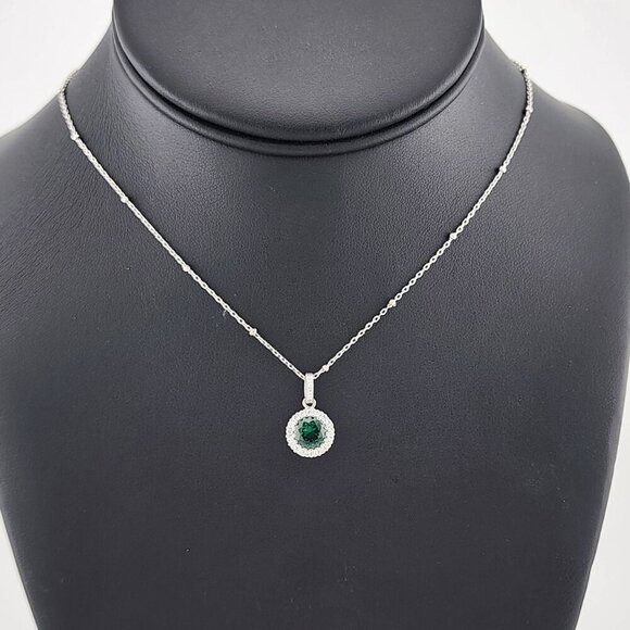 New 925 Silver Necklace with Green Gemstone – Minimalist Elegant Jewelry